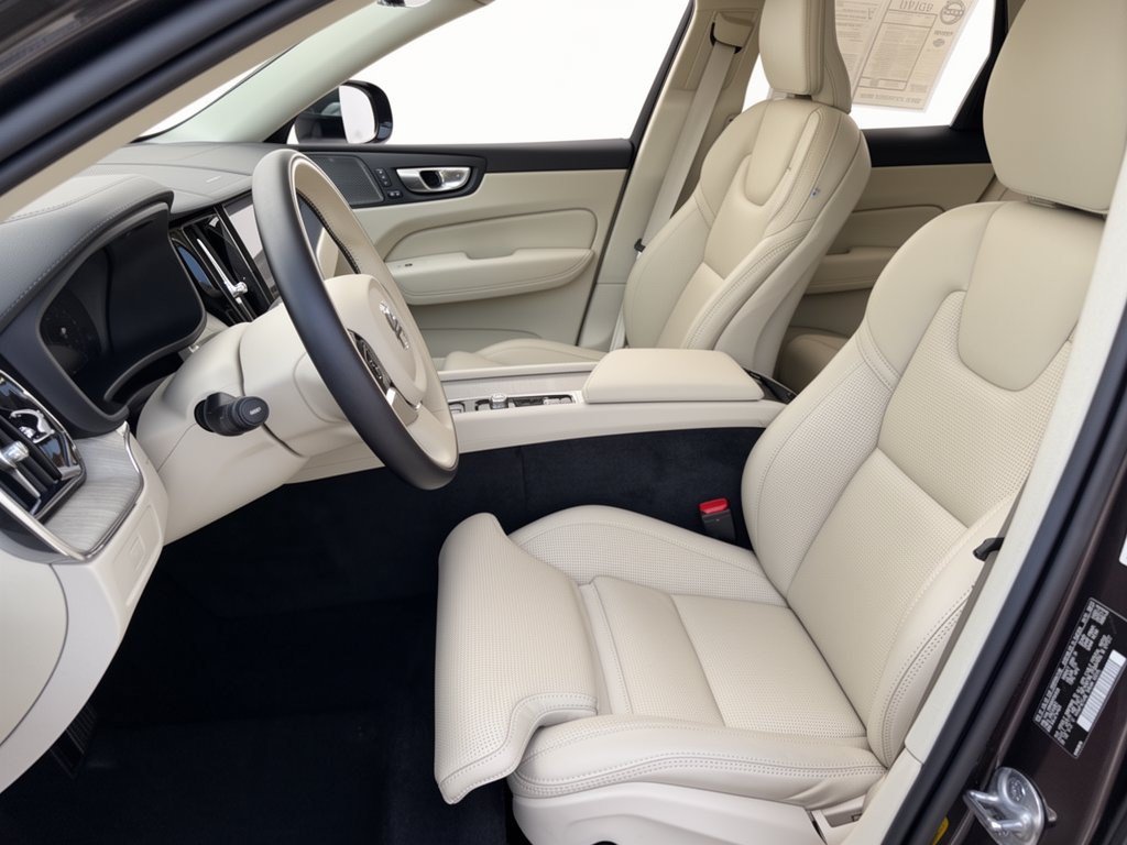 Used 2024 Volvo XC60 B5 Ultimate w/ Protection Package Premier AWD/4WD image 5