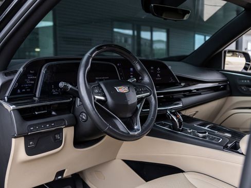 Used 2023 Cadillac Escalade Premium Luxury image 24