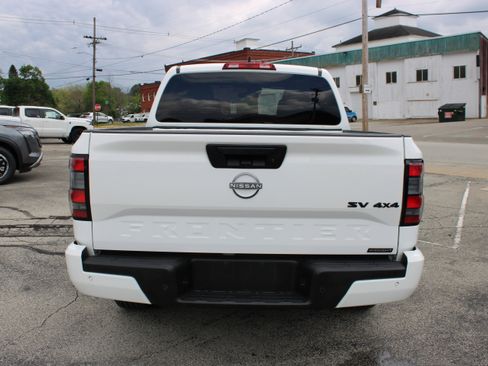 Certified 2023 Nissan Frontier SV w/ Midnight Edition Package AWD/4WD image 4