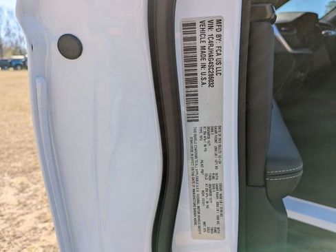 New 2025 Jeep Grand Cherokee Altitude image 41