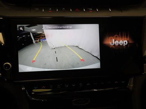 New 2026 Jeep Grand Cherokee Altitude AWD/4WD image 23