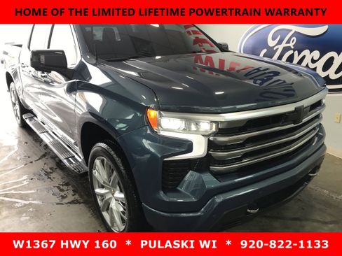 Used 2024 Chevrolet Silverado 1500 High Country w/ High Country Premium Package AWD/4WD image 2