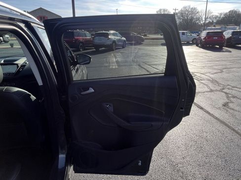 Used 2019 Ford Escape Titanium image 18