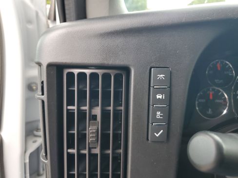 Used 2023 GMC Savana 2500 w/ Driver Convenience Package image 23