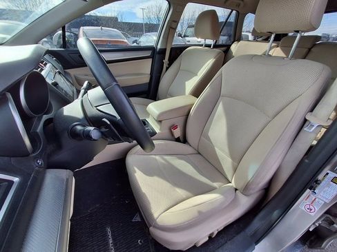 Used 2017 Subaru Outback 2.5i Premium image 21