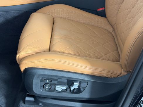 Used 2025 BMW X5 M60i AWD/4WD image 14