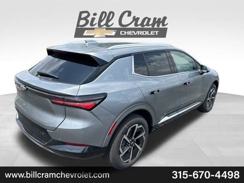 New 2025 Chevrolet Equinox EV LT image 39