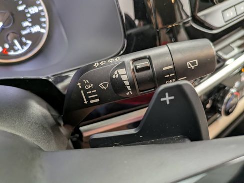Used 2025 Nissan Pathfinder SL AWD/4WD image 19
