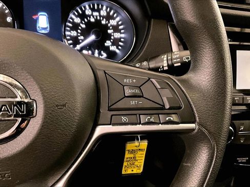 Used 2017 Nissan Rogue S image 18