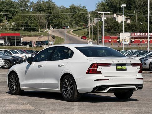 Used 2022 Volvo S60 B5 Momentum AWD/4WD image 2