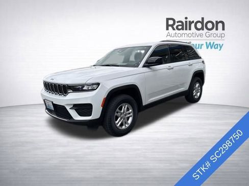 Used 2025 Jeep Grand Cherokee Laredo image 3