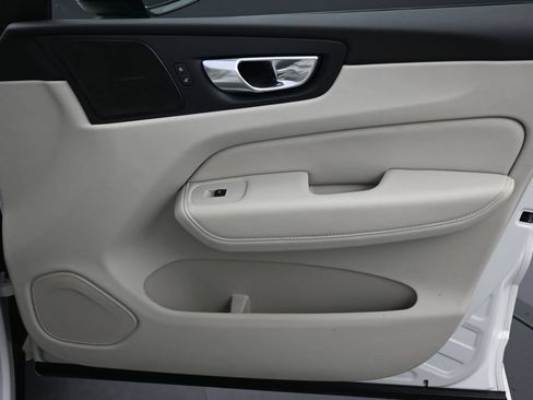 Certified 2023 Volvo XC60 B5 Plus w/ Climate Package AWD/4WD image 13