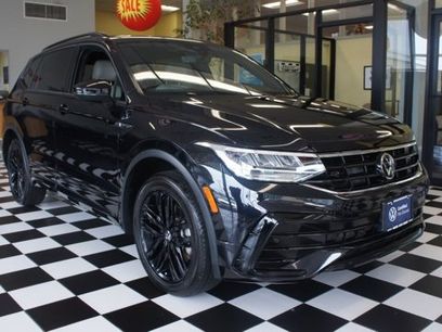 Certified 2022 Volkswagen Tiguan SE R-Line