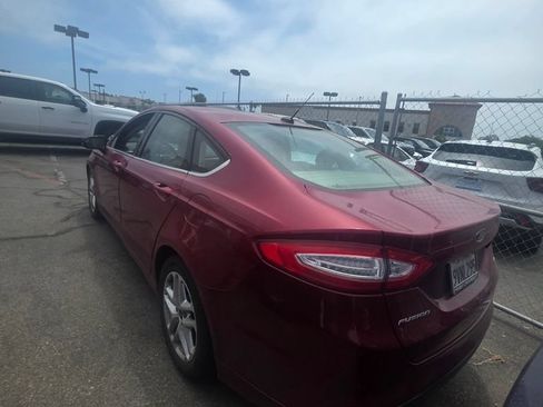 Used 2013 Ford Fusion SE FWD image 3