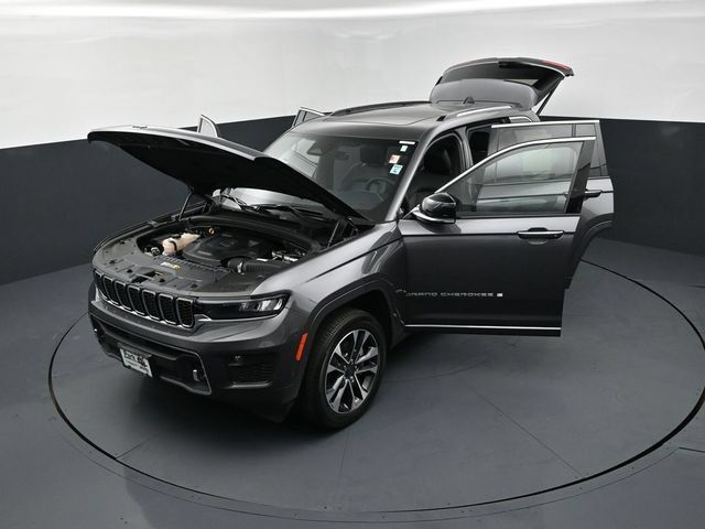 Used 2023 Jeep Grand Cherokee Overland AWD/4WD image 26