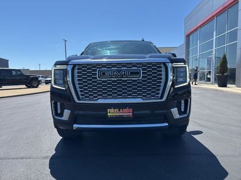 Used 2022 GMC Yukon XL Denali w/ Denali Premium Package AWD/4WD image 2
