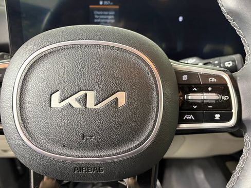 Used 2025 Kia Sorento S AWD/4WD image 22