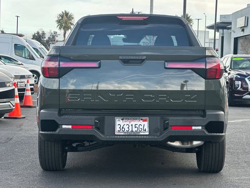 Used 2025 Hyundai Santa Cruz SEL image 4