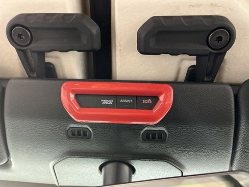 Used 2023 Jeep Wrangler Unlimited Sport AWD/4WD image 28