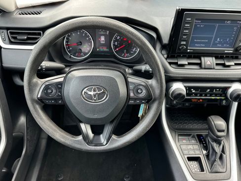 Used 2022 Toyota RAV4 LE AWD/4WD image 15