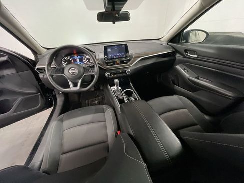 Used 2024 Nissan Altima 2.5 SV image 19