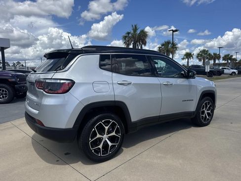 Used 2024 Jeep Compass Limited AWD/4WD image 7