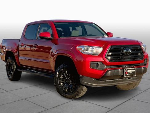 Used 2018 Toyota Tacoma SR w/ SR Convenience Package AWD/4WD image 3