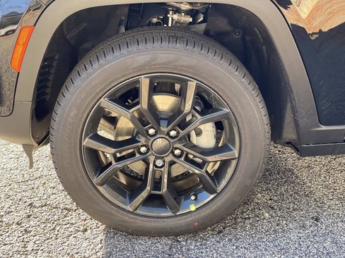 New 2025 Jeep Grand Cherokee Limited image 7