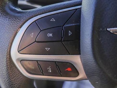 Used 2018 Chrysler Pacifica Touring Plus w/ Tire & Wheel Group image 14