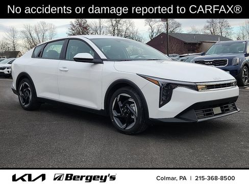Certified 2025 Kia K4 EX FWD image 2