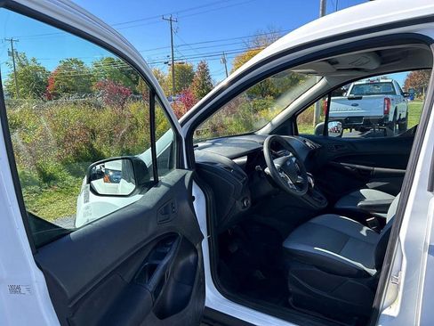 Used 2018 Ford Transit Connect XL image 9