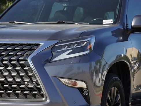 Used 2020 Lexus GX 460 Premium w/ Premium Package AWD/4WD image 4