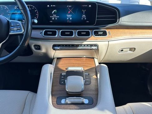 Used 2022 Mercedes-Benz GLS 450 4MATIC image 13