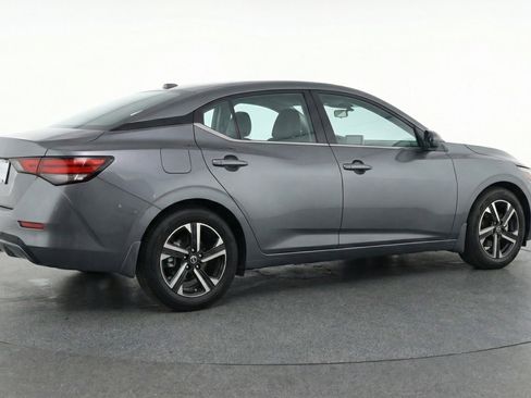 Used 2025 Nissan Sentra SV FWD image 9