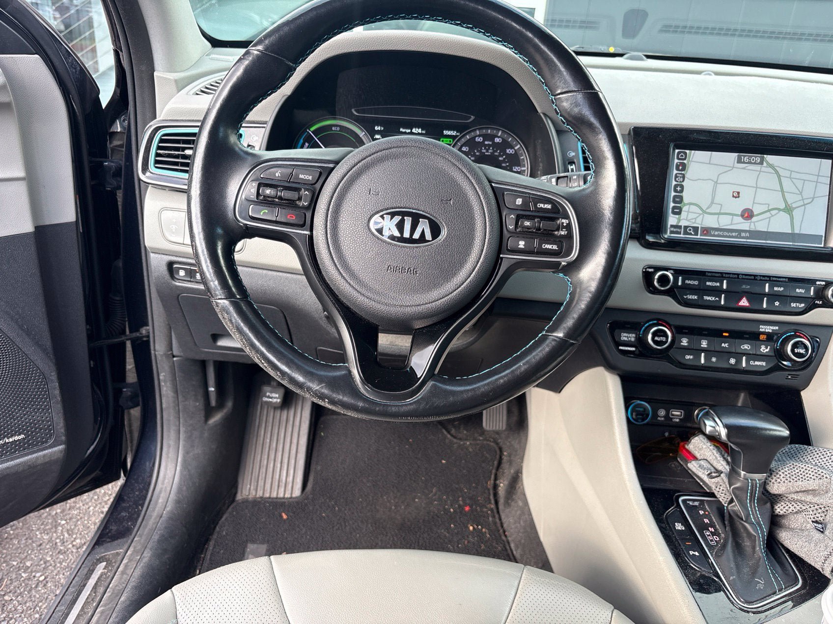 Used 2019 Kia Niro EX Premium w/ Sunroof Package FWD image 16