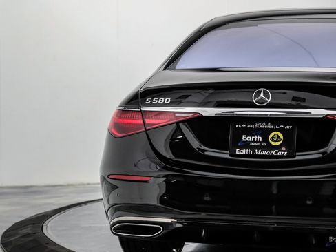 Used 2024 Mercedes-Benz S 580 4MATIC Sedan w/ AMG Line image 14