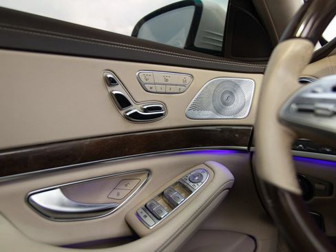 Used 2019 Mercedes-Benz S 560 Sedan w/ AMG Line Exterior image 41