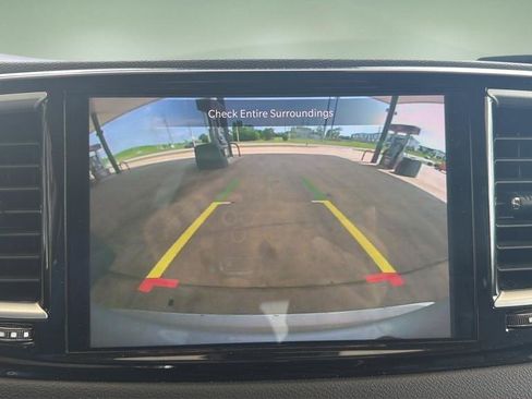 Used 2023 Chrysler Pacifica Touring-L FWD image 24