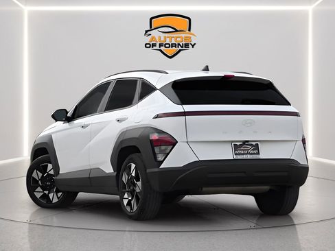 Used 2025 Hyundai Kona SEL FWD image 3