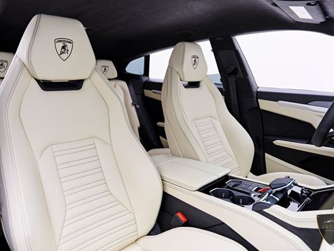 Used 2026 Lamborghini Urus SE AWD/4WD image 56