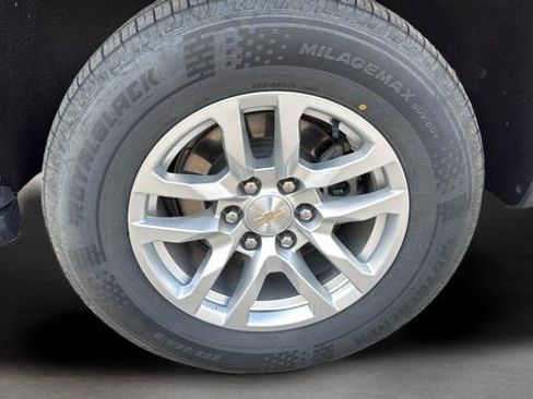 Used 2024 Chevrolet Tahoe LT AWD/4WD image 32