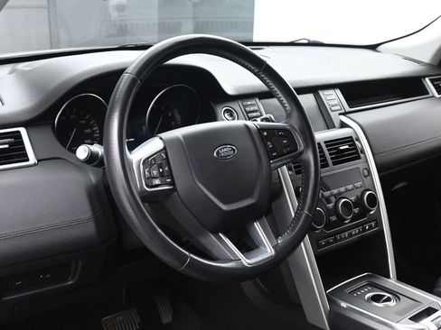 Used 2016 Land Rover Discovery Sport SE image 24