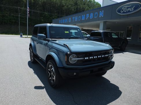 Used 2022 Ford Bronco Outer Banks AWD/4WD image 1