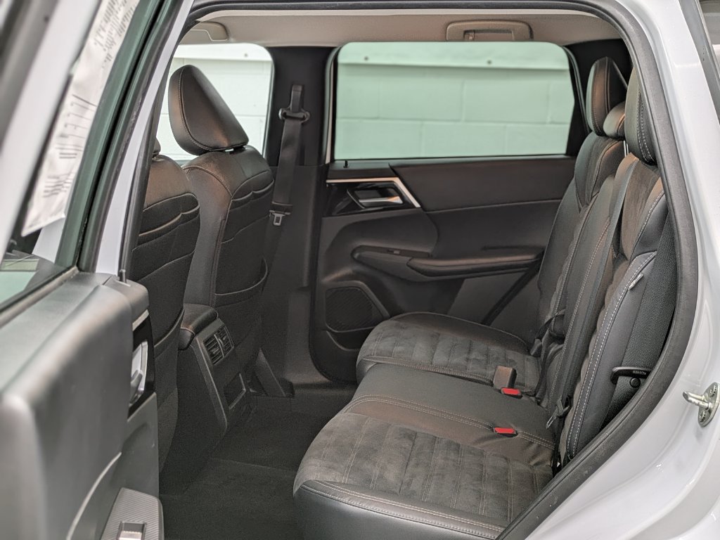 Used 2022 Mitsubishi Outlander SE AWD/4WD image 36