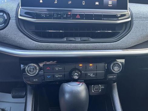 Used 2023 Jeep Compass Latitude AWD/4WD image 24