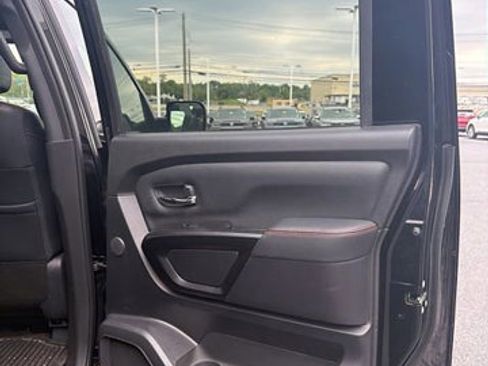 Used 2024 Nissan Titan PRO-4X w/ Pro-4x Convenience Package AWD/4WD image 15