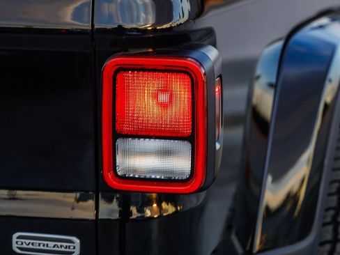 Certified 2023 Jeep Gladiator Overland w/ Popular Equipment Package image 10