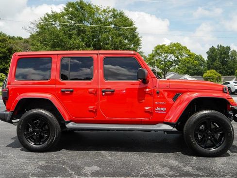 Used 2021 Jeep Wrangler Unlimited Sahara AWD/4WD image 2