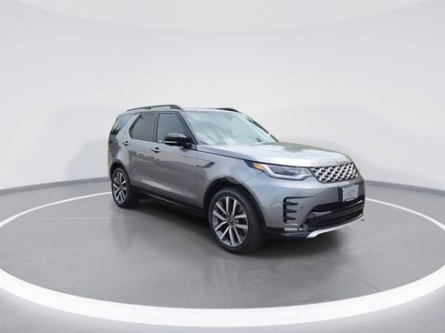 New 2025 Land Rover Discovery Metropolitan Edition image 2