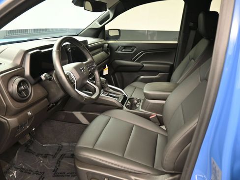 Used 2025 Chevrolet Colorado Trail Boss AWD/4WD image 12